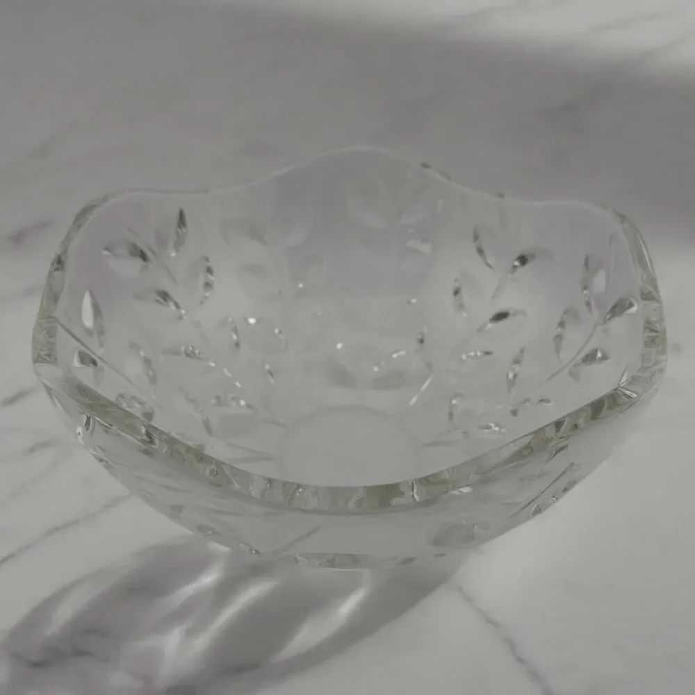 Tiffany & Co. Crystal Floral Vine Bowl 9.5 Inches Wide 4.5” High